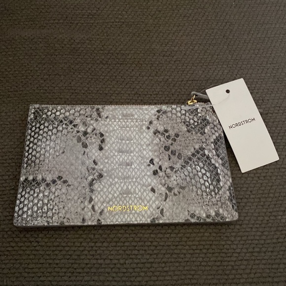 Nordstrom - Picture 4 of 9